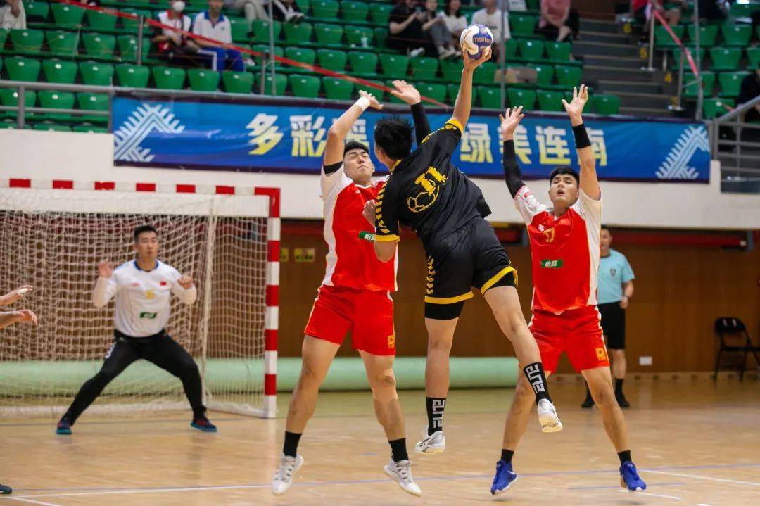 热门球队抢滩赛场，斗志昂扬迎战强手