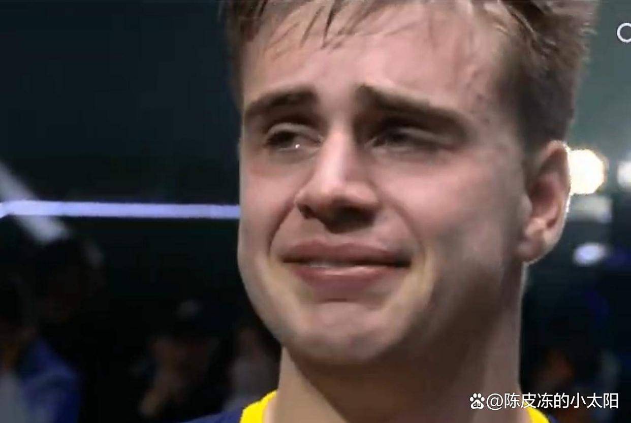 体操传奇谢幕，球迷泪洒赛场