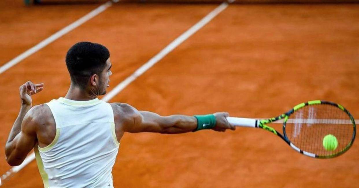 美国网球队险胜德国网球队，瓦林卡制霸全场