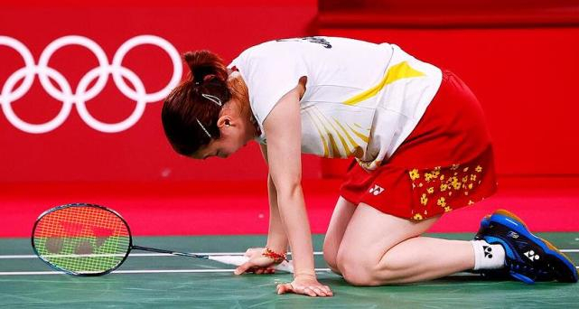 韩国队翻盘日本队,黄鸭组合点燃赛场 韩国队翻盘日本队,黄鸭组合点燃赛场