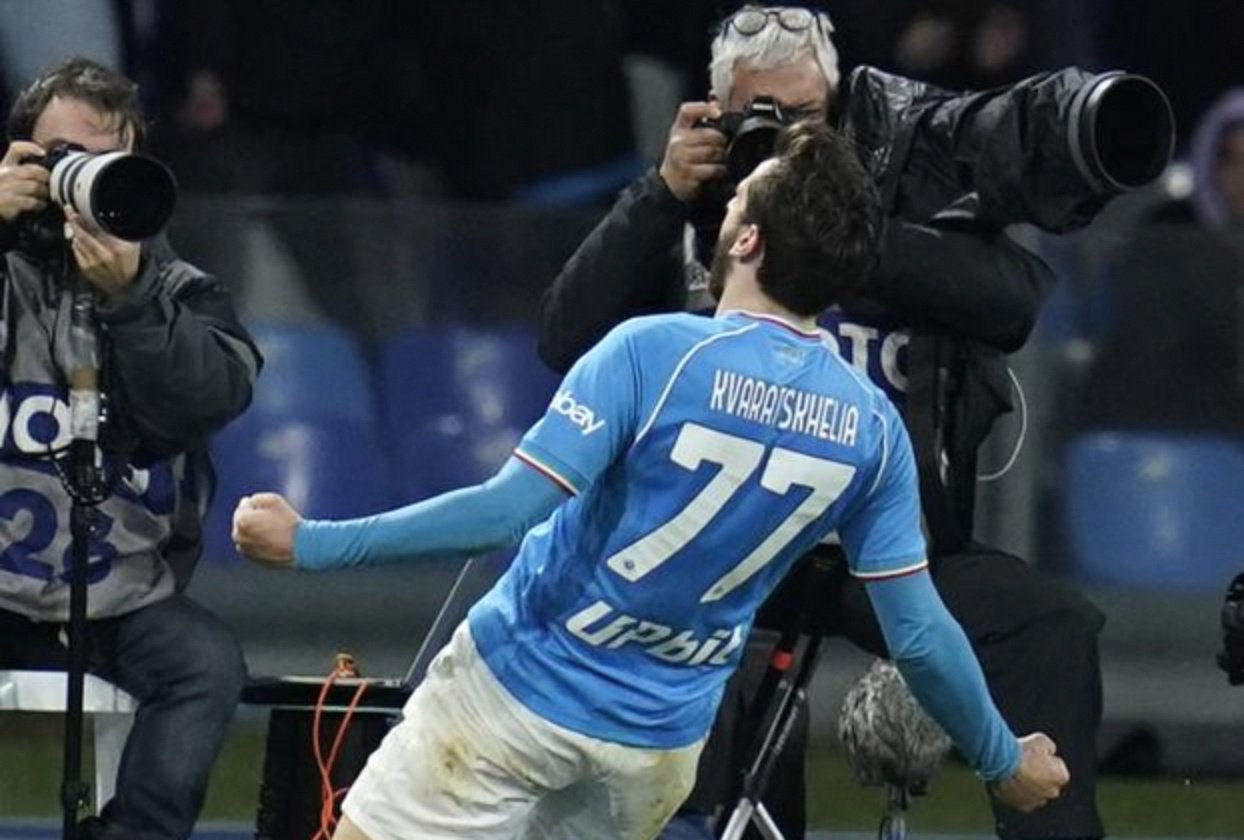 那不勒斯客场表现低迷,球队需要及时调整 那不勒斯客场表现低迷,球队需要及时调整