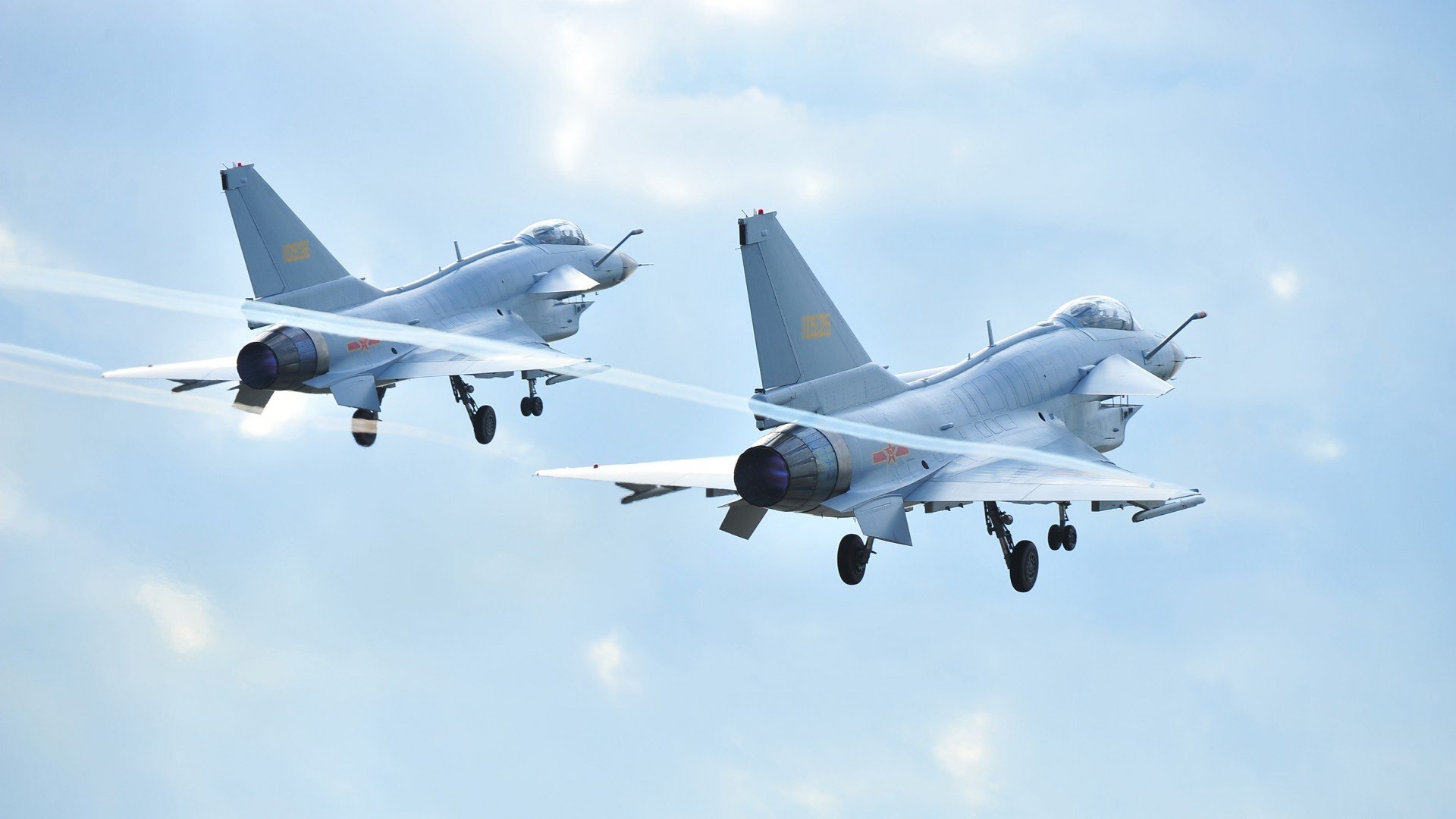 F1街道赛焦点战,土耳其车队稳稳拿下巴萨劲旅,闪耀伊斯坦布尔之夜