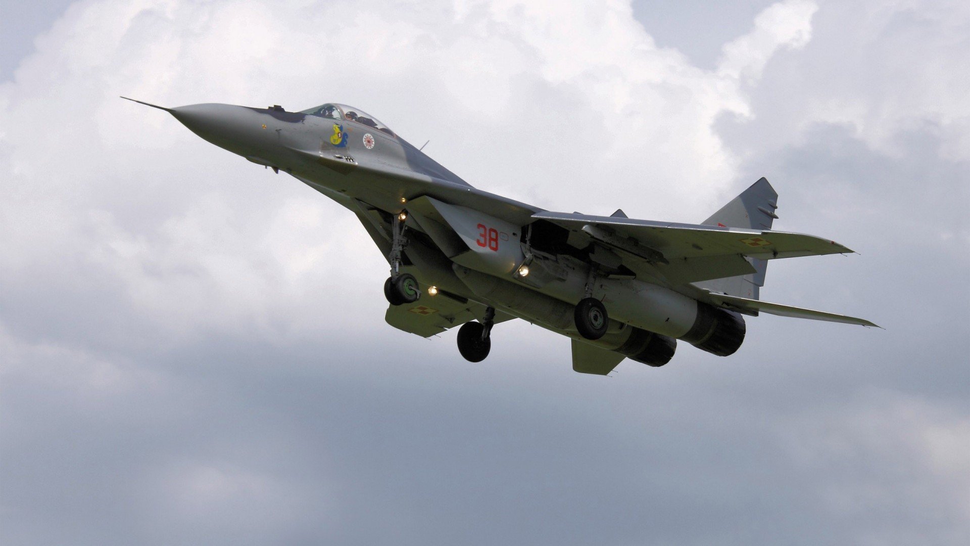 巴萨式封锁冻结枫叶军团,蒂亚戈大师风范演绎冠军中场